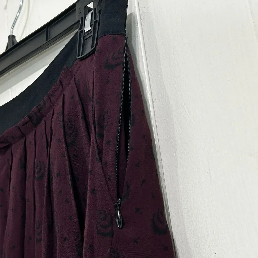 Comptoir Des Cotonniers Skirt Size 36=4 Wine Red Floral Pleated Mini Skirt